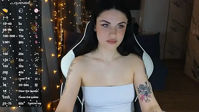 Mary   Moore online show from 4, 3, 2025