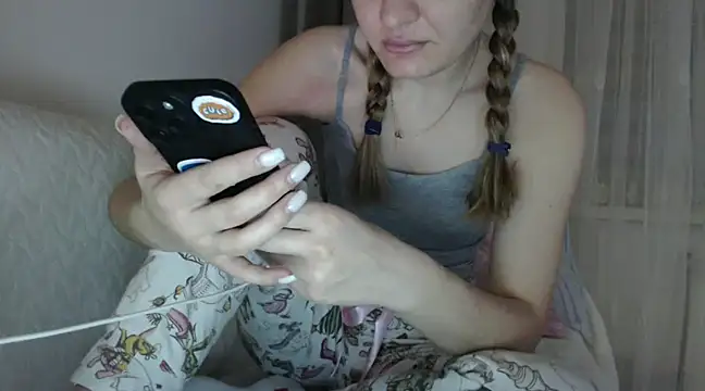 Snapshot of _JustmeHere_ chatting on 28, 1, 2025 JustmeHere online show from 28, 1, 2025