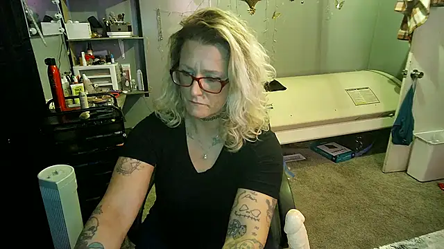 Snapshot of Lisalovely6981 chatting on 24, 2, 2025 Lisalovely6981 online show from 24, 2, 2025