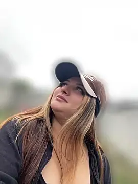 SweetPaige  online show from 16, 4, 2026