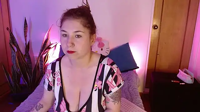 Snapshot of kittycatw chatting on 10, 9, 2025 kittycatw online show from 10, 9, 2025