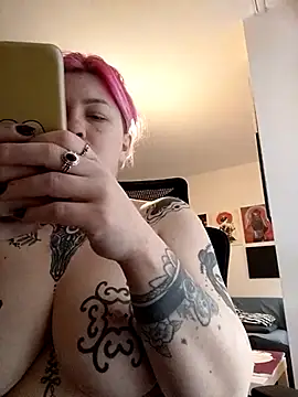 Snapshot of divine_eve chatting on 16, 2, 2025 divine eve online show from 16, 2, 2025