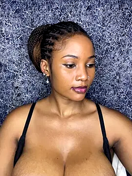 Snapshot of chocogirl01 chatting on 25, 11, 2025 chocogirl01 online show from 25, 11, 2025