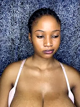 Snapshot of chocogirl01 chatting on 28, 11, 2025 chocogirl01 online show from 28, 11, 2025