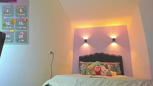 Sofia Clauss  online show from 28, 10, 2025