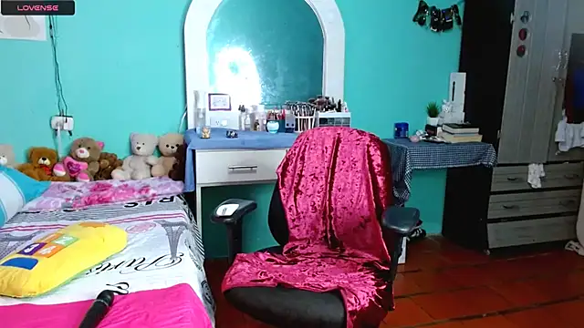 sensitive brunette online show from 14, 11, 2025