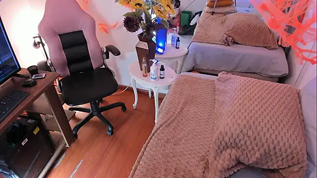 Snapshot of Tom_cooper_ chatting on 21, 10, 2025 Tom cooper online show from 21, 10, 2025