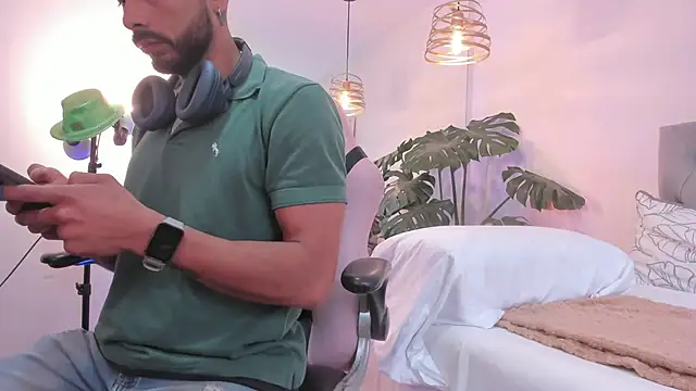 Snapshot of Tom_cooper_ chatting on 21, 11, 2025 Tom cooper online show from 21, 11, 2025