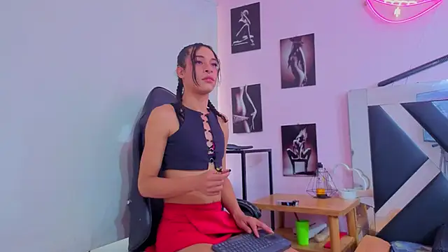 Snapshot of karla_cutesweet chatting on 12, 11, 2025 karla cutesweet online show from 12, 11, 2025
