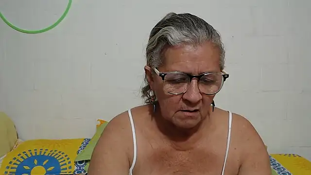 Snapshot of candy_mature_ chatting on 5, 2, 2026 candy mature online show from 5, 2, 2026