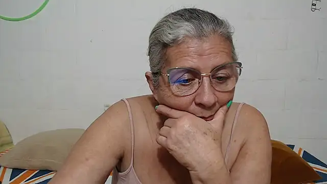 Snapshot of candy_mature_ chatting on 25, 2, 2026 candy mature online show from 25, 2, 2026