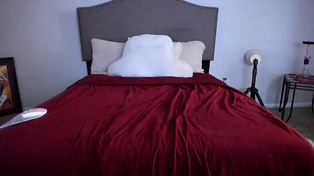 yiauana online show from 13, 10, 2025