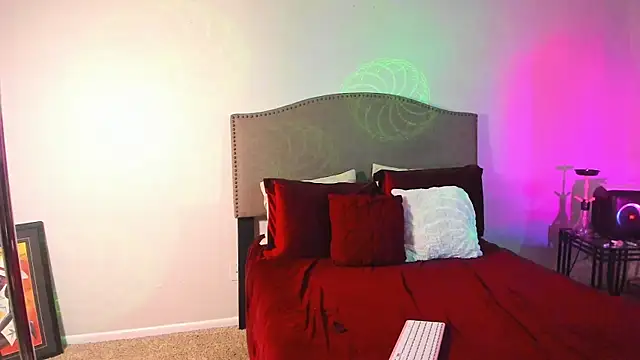 yiauana online show from 12, 11, 2025