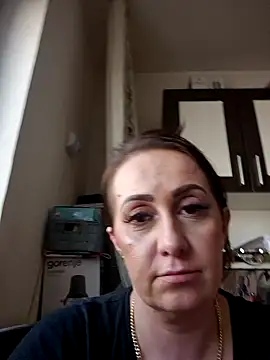 AvaLloyd online show from 12, 2, 2025