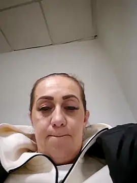 AvaLloyd online show from 16, 2, 2025