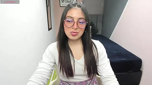 Snapshot of MiaWils_ chatting on 4, 2, 2025 MiaWils online show from 4, 2, 2025
