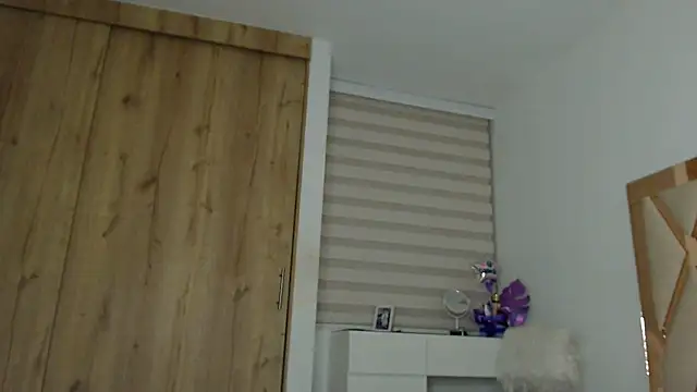 Snapshot of dollface17 chatting on 27, 2, 2025 dollface17 online show from 27, 2, 2025