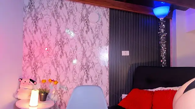 Snapshot of chloe_blue chatting on 31, 1, 2025 chloe blue online show from 31, 1, 2025
