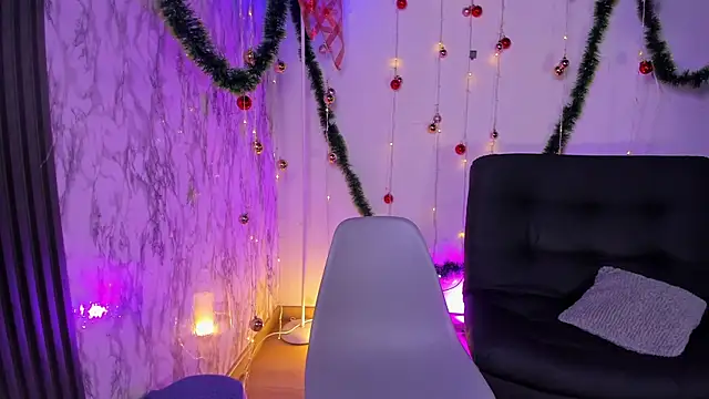 chloe blue online show from 20, 12, 2025