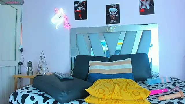 Snapshot of hailyehot chatting on 27, 12, 2024 hailyehot online show from 27, 12, 2024