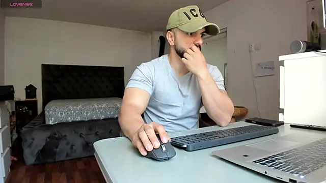 supermanboy94 online show from 15, 4, 2026