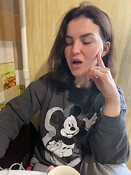 Karolina llove online show from 6, 12, 2024