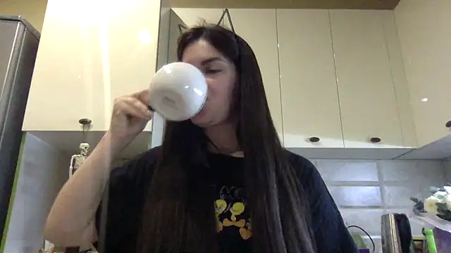 Karolina llove online show from 7, 10, 2025