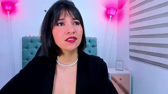 lina bedoya  online show from 18, 1, 2025