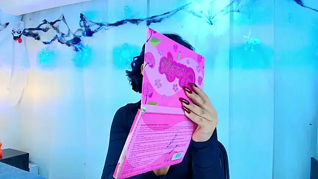 lina bedoya  online show from 7, 11, 2025