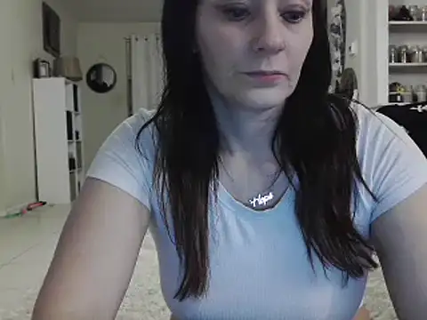 Snapshot of CrystalLakeXO chatting on 6, 1, 2025 CrystalLakeXO online show from 6, 1, 2025