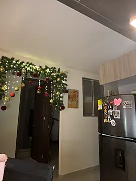 SaraParisi online show from 24, 11, 2025