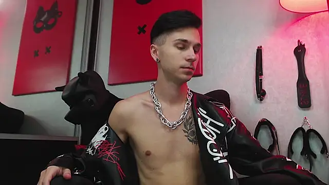 Joseph  Quinn online show from 15, 3, 2025