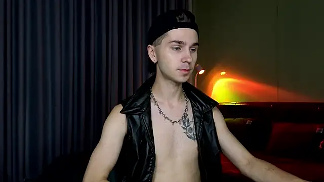 Joseph  Quinn online show from 16, 3, 2026