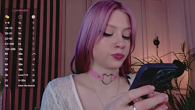 Snapshot of arielabradberry chatting on 8, 5, 2026 arielabradberry online show from 8, 5, 2026