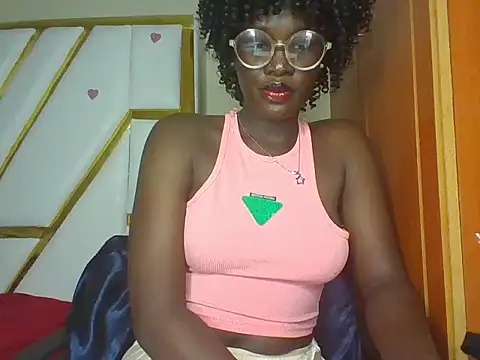 cutesmiling online show from 10, 3, 2025