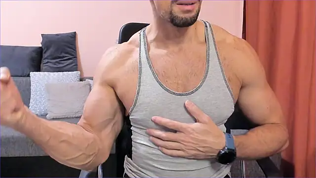 Snapshot of HotHunkTrainer chatting on 2, 12, 2024 HotHunkTrainer online show from 2, 12, 2024