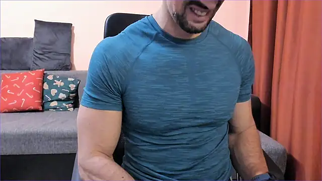 Snapshot of HotHunkTrainer chatting on 17, 12, 2024 HotHunkTrainer online show from 17, 12, 2024