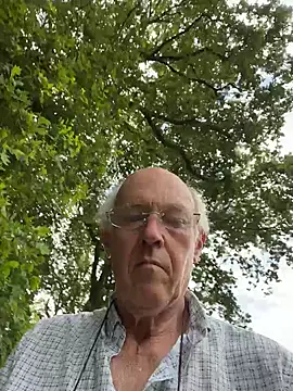 Snapshot of martxxxxx chatting on 7, 7, 2026 martxxxxx online show from 7, 7, 2026