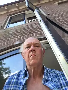 Snapshot of martxxxxx chatting on 3, 8, 2026 martxxxxx online show from 3, 8, 2026