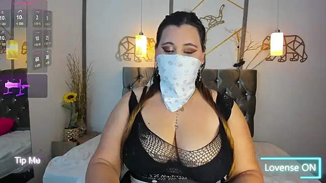 SalmaZaman online show from 12, 10, 2025