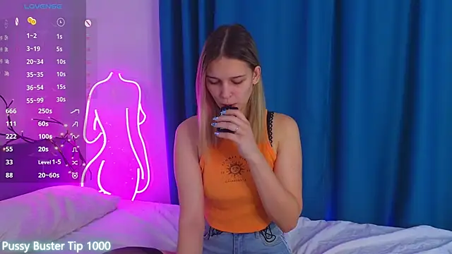 Snapshot of KimberliDean chatting on 2, 2, 2025 KimberliDean online show from 2, 2, 2025