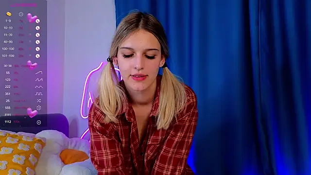 Snapshot of KimberliDean chatting on 18, 2, 2025 KimberliDean online show from 18, 2, 2025