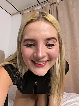 Snapshot of Maia_Collins chatting on 4, 6, 2026 Maia Collins online show from 4, 6, 2026