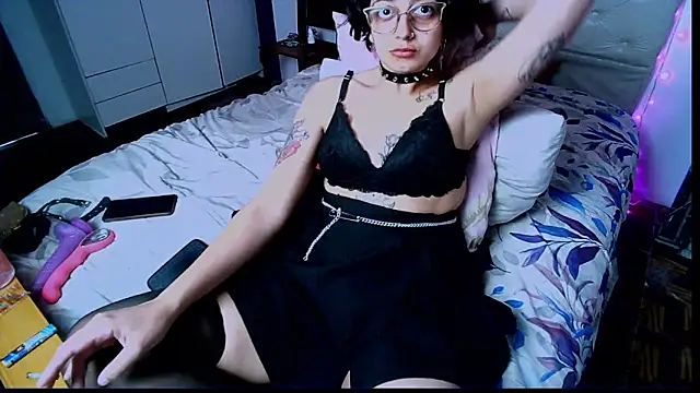 Snapshot of ConeNella chatting on 10, 10, 2025 ConeNella online show from 10, 10, 2025