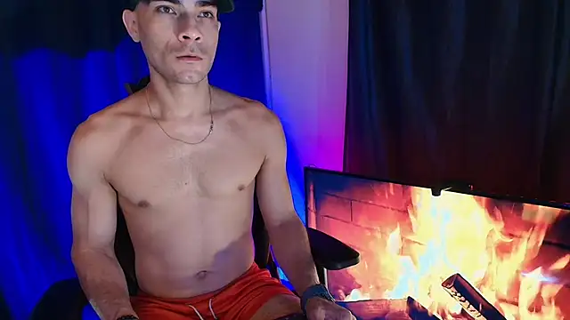 sexyboycolombi4 online show from 13, 4, 2026