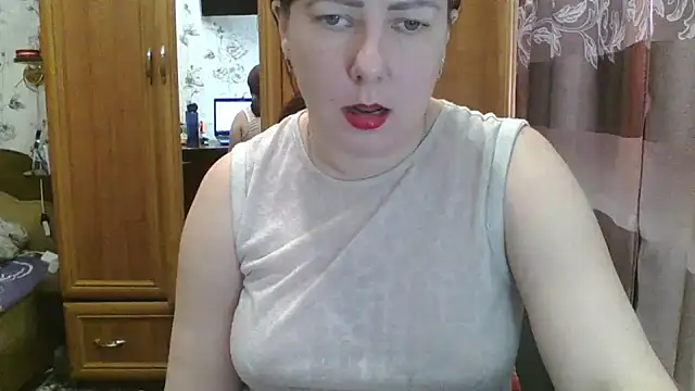 Snapshot of SophieNightAh chatting on 2, 2, 2025 SophieNightAh online show from 2, 2, 2025