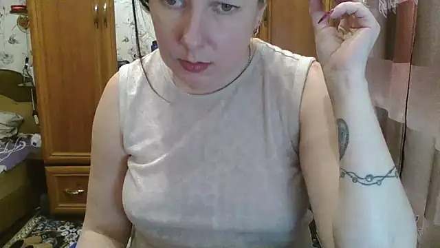 Snapshot of SophieNightAh chatting on 2, 2, 2025 SophieNightAh online show from 2, 2, 2025