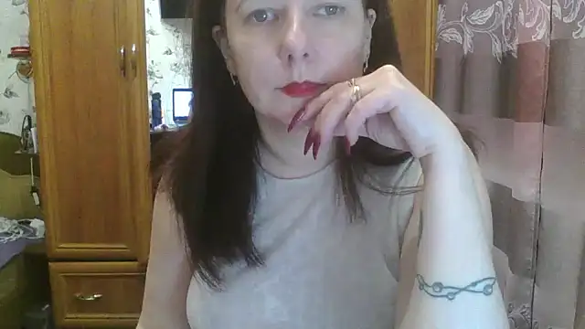 Snapshot of SophieNightAh chatting on 3, 2, 2025 SophieNightAh online show from 3, 2, 2025