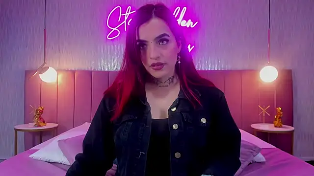 Snapshot of valeriee_millerr_ chatting on 7, 1, 2025 valeriee millerr online show from 7, 1, 2025