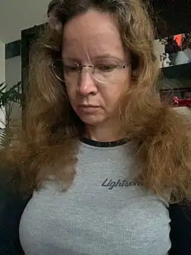 AnnikaRose online show from 8, 10, 2025